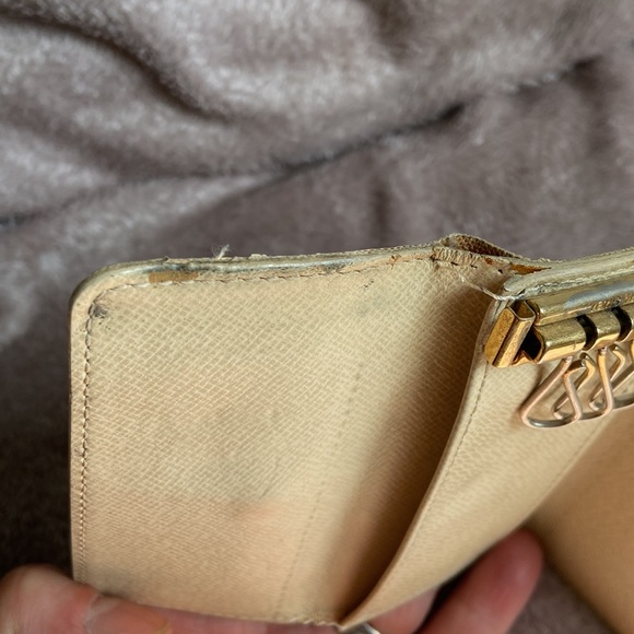 Louis Vuitton Damier Azur Key Holder - Picture 12 of 14